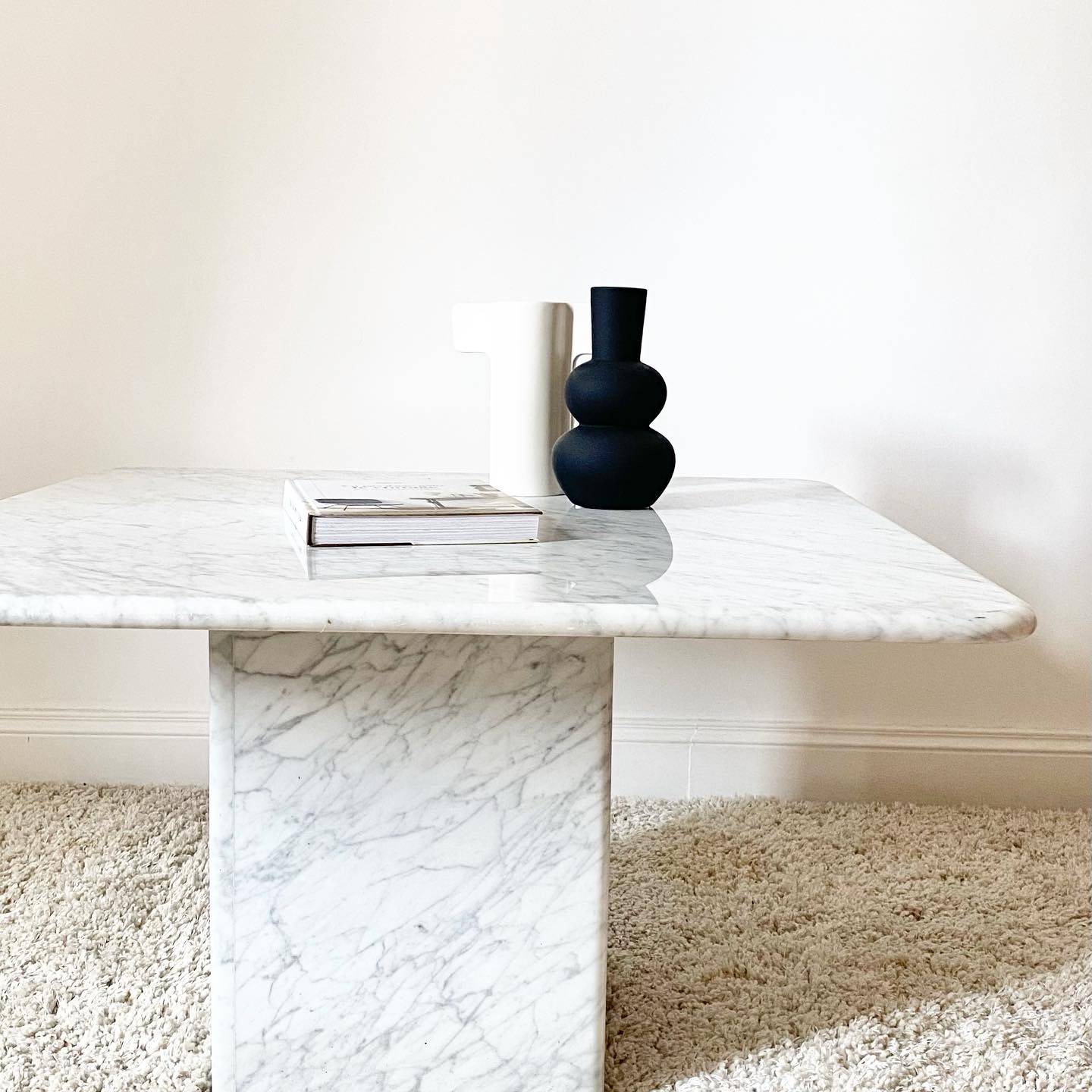 Carrara marble coffee table (Italy)