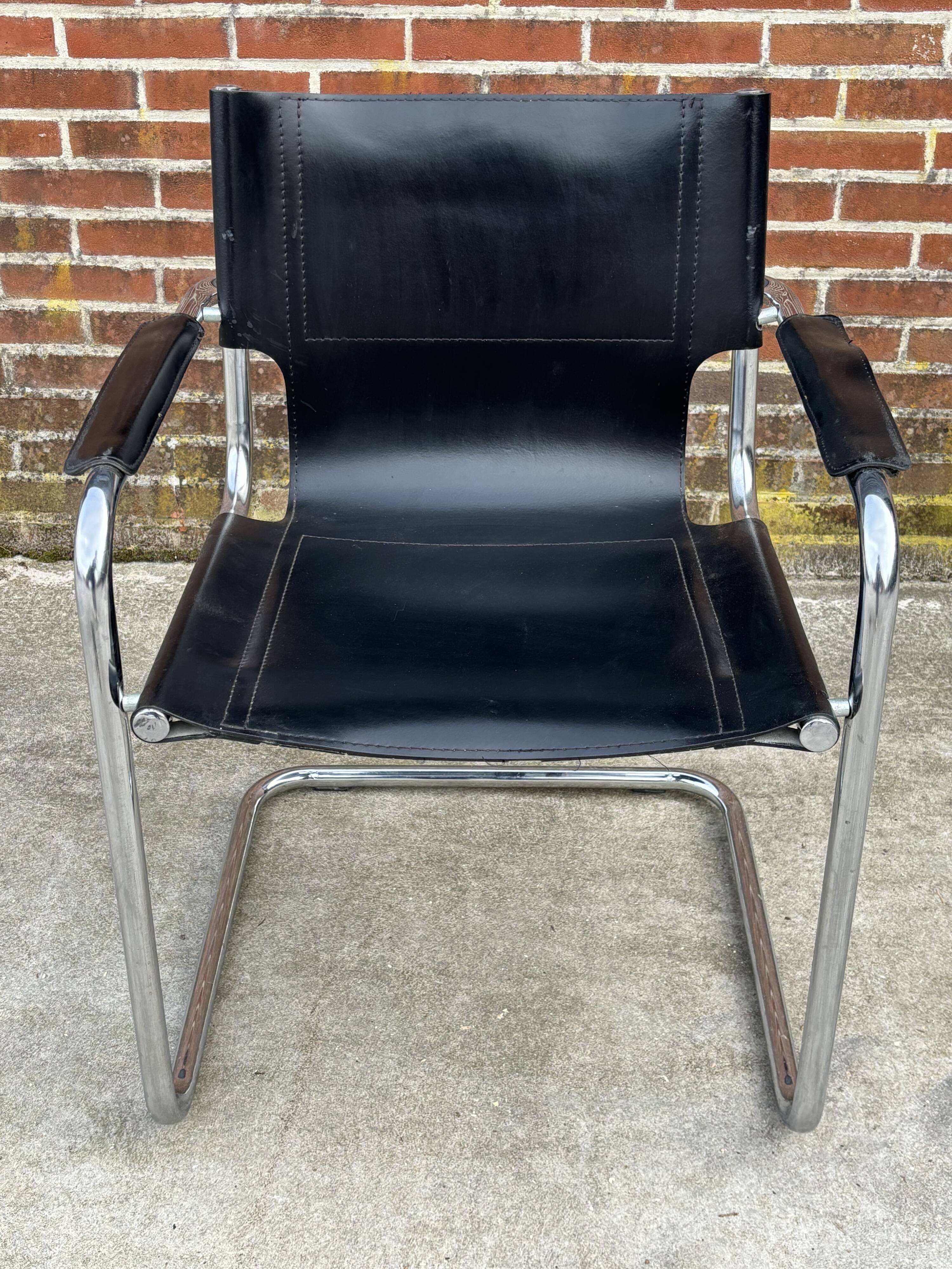 Set of 4 design cantilever chairs black and chrome design made in Italy