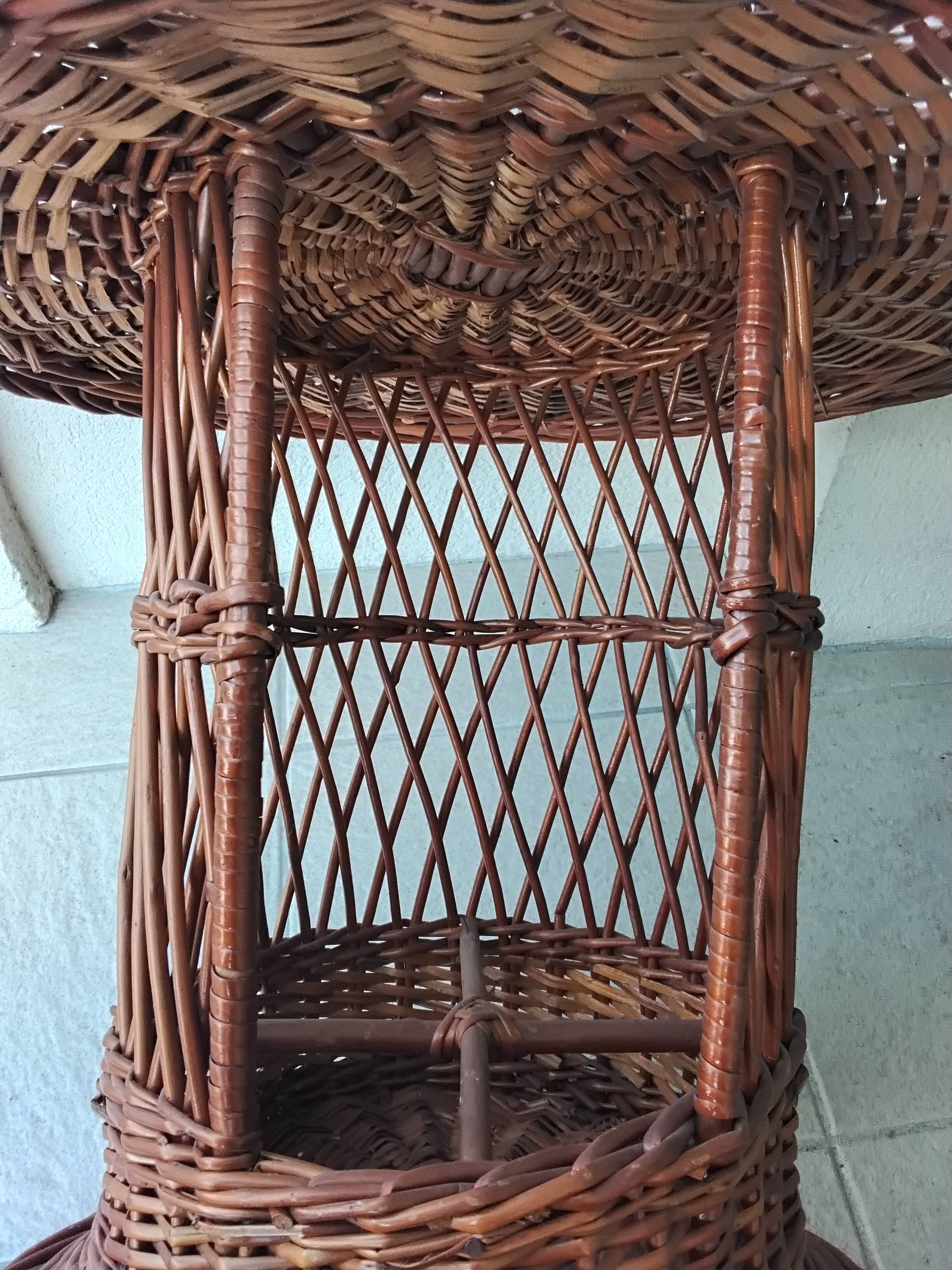Portable wicker bar