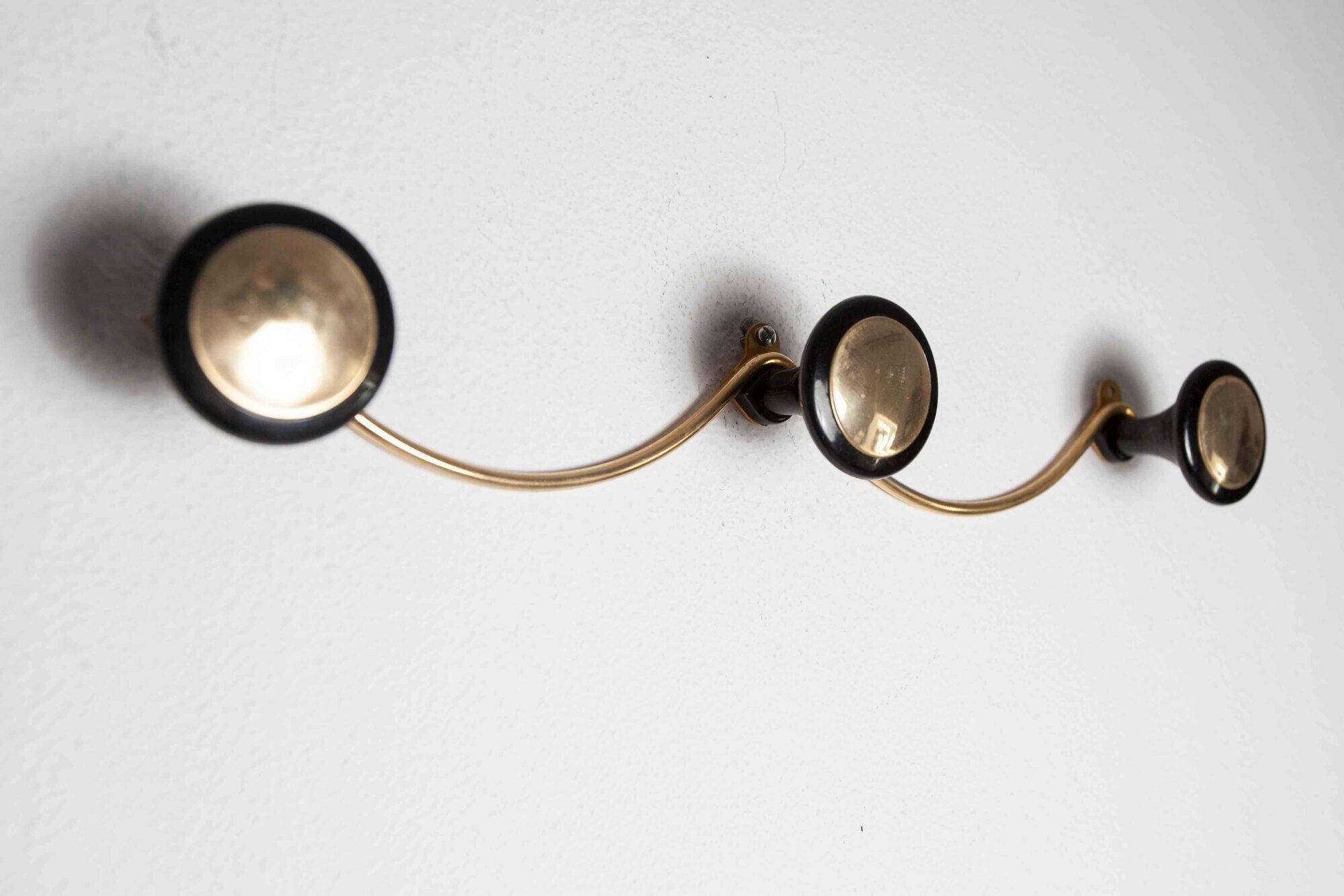 Pair of coat racks 3 hooks 1960 brass and plastic