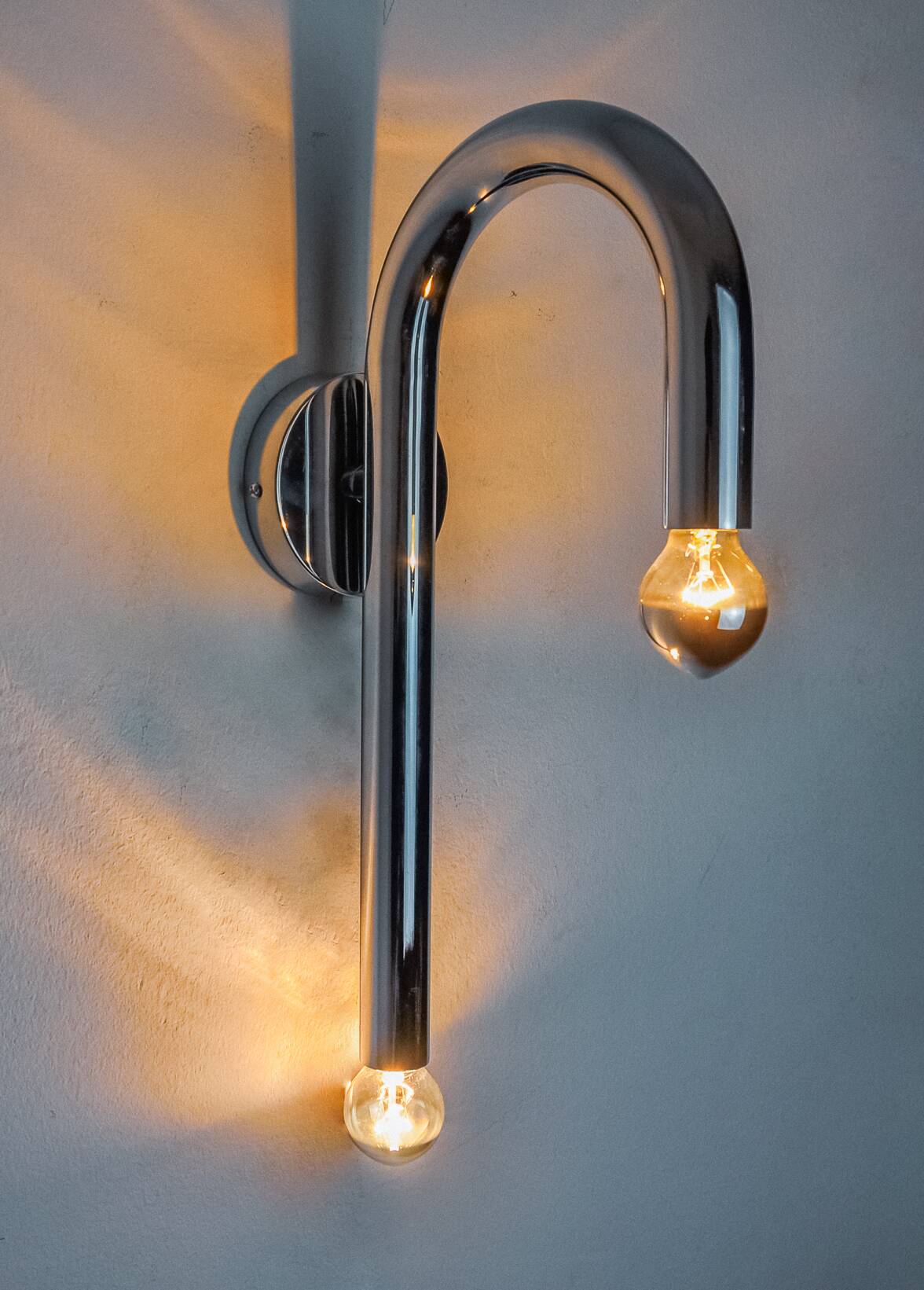 Space-age tubular wall lamp, chromed metal, Italy, 1970