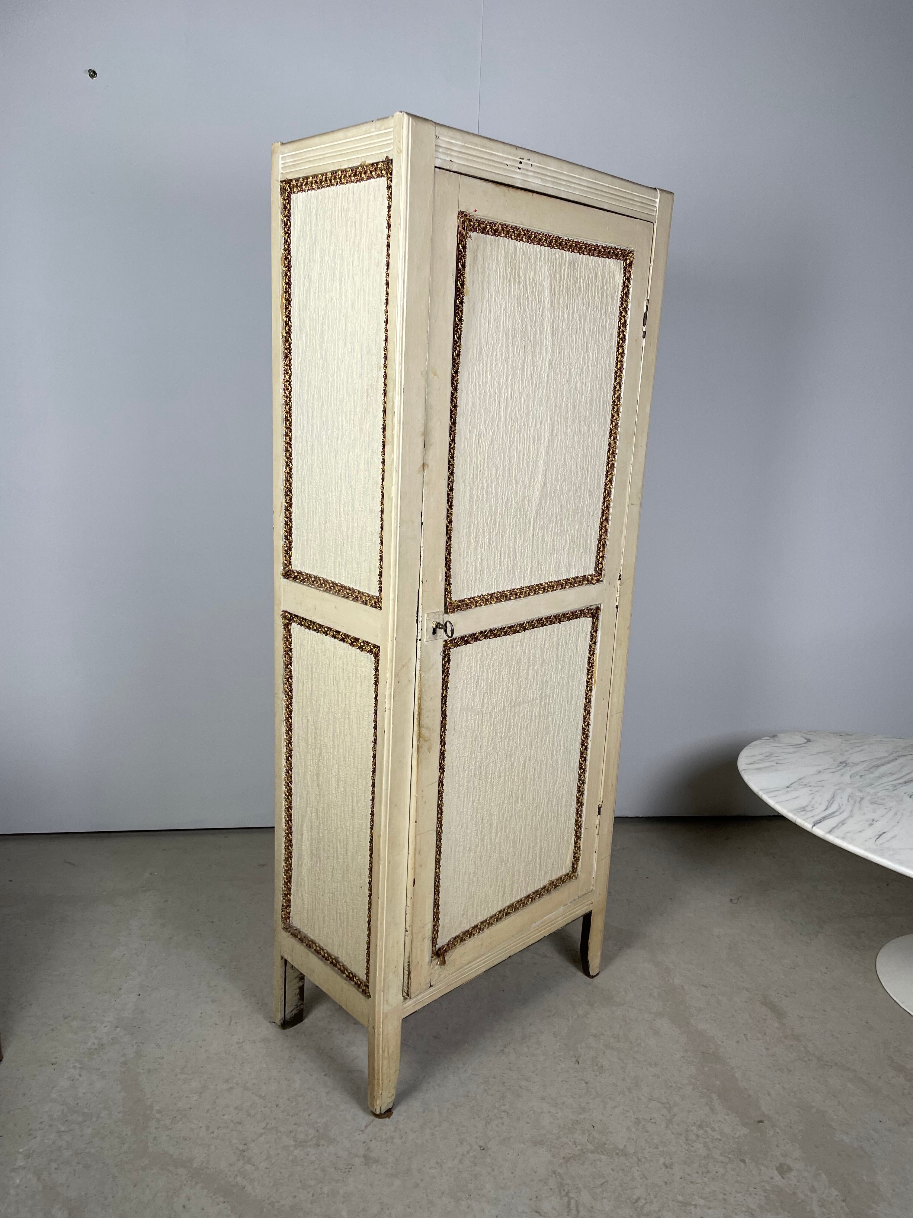 Vintage parisian wardrobe