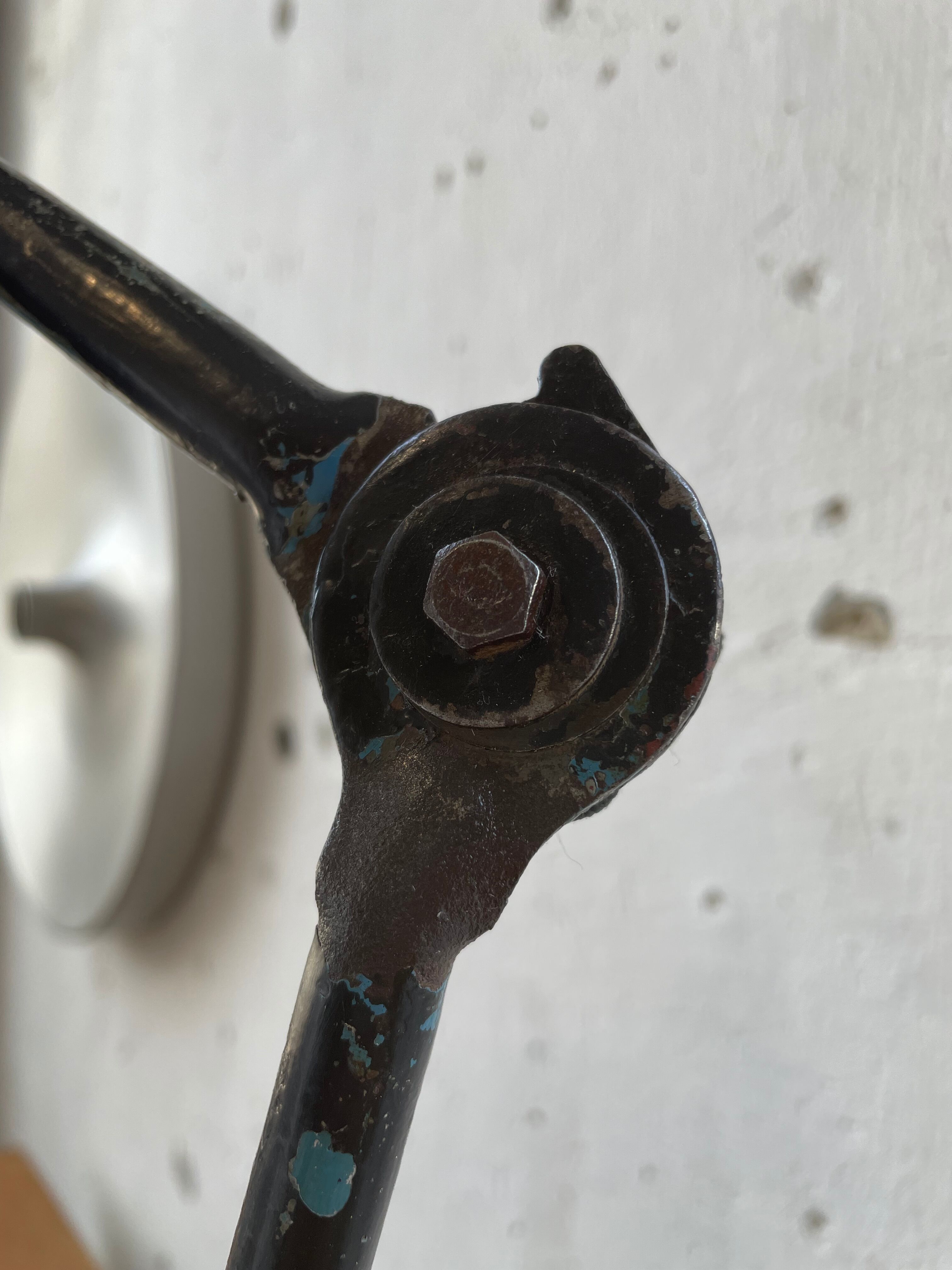 Articulated workshop lamp ravel ball joints