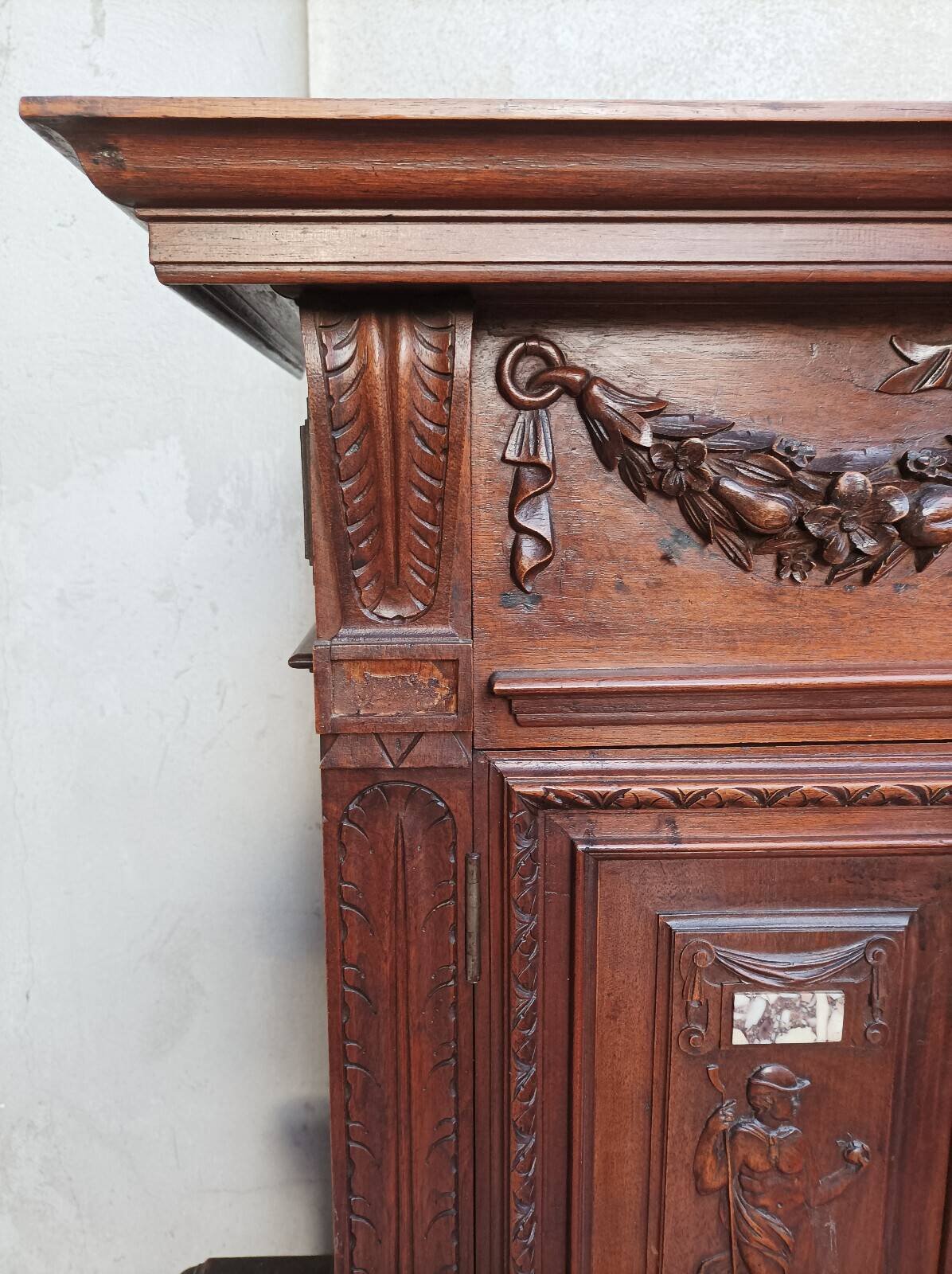 Louis XIII walnut diminutive buffet
