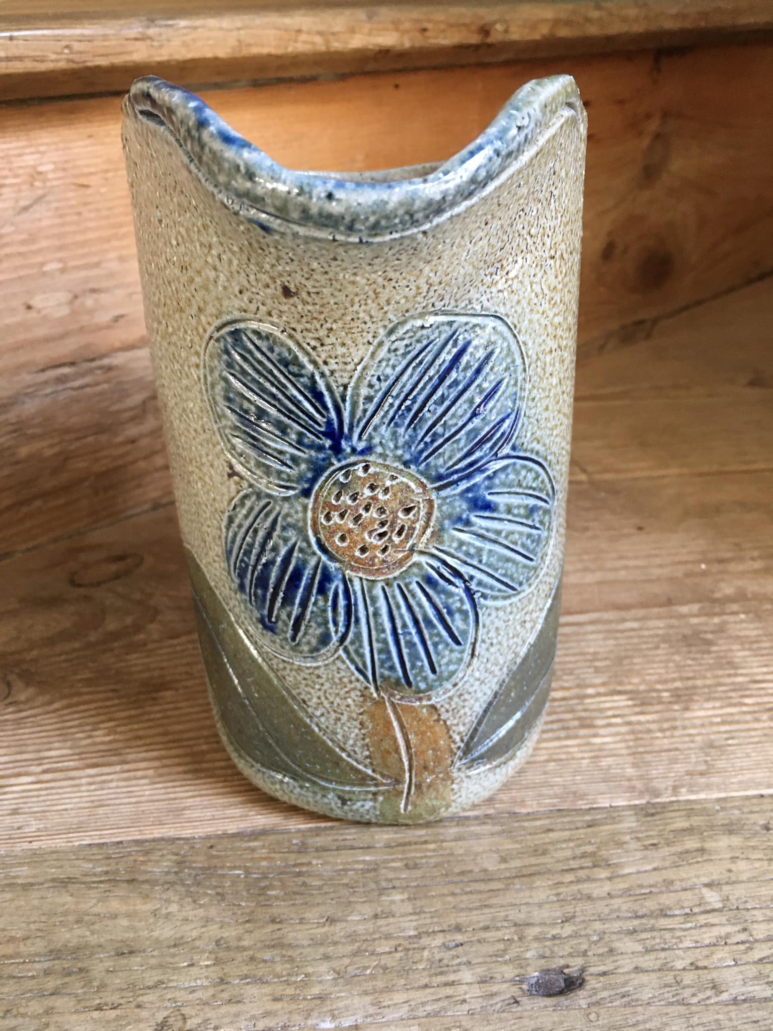 Pitcher in stoneware signed Jean Claude Monange, daisy motif yellow heart