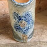 Pitcher in stoneware signed Jean Claude Monange, daisy motif yellow heart