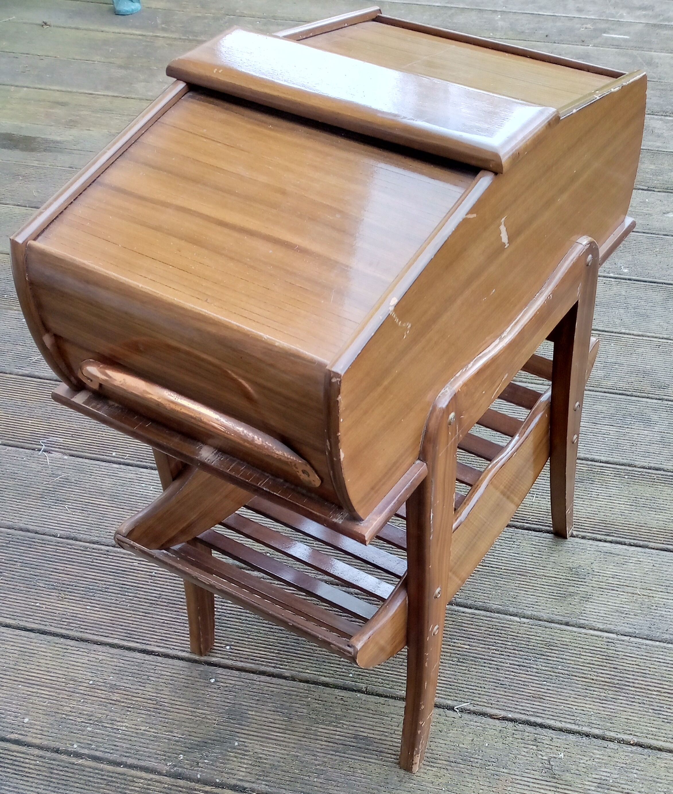 Vintage curtain worker