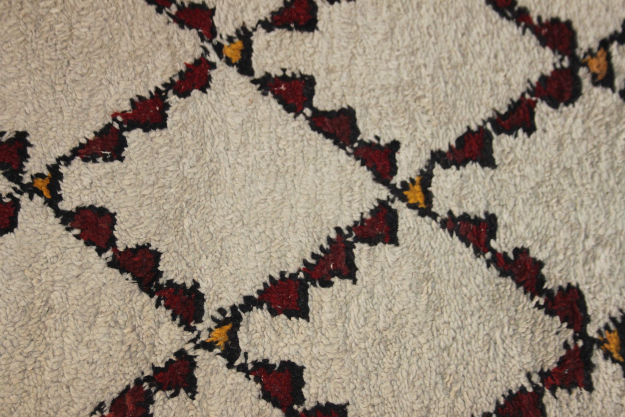 Former Berber carpet Beni Ouarain of the Moroccan Middle Atlas 135x81cm