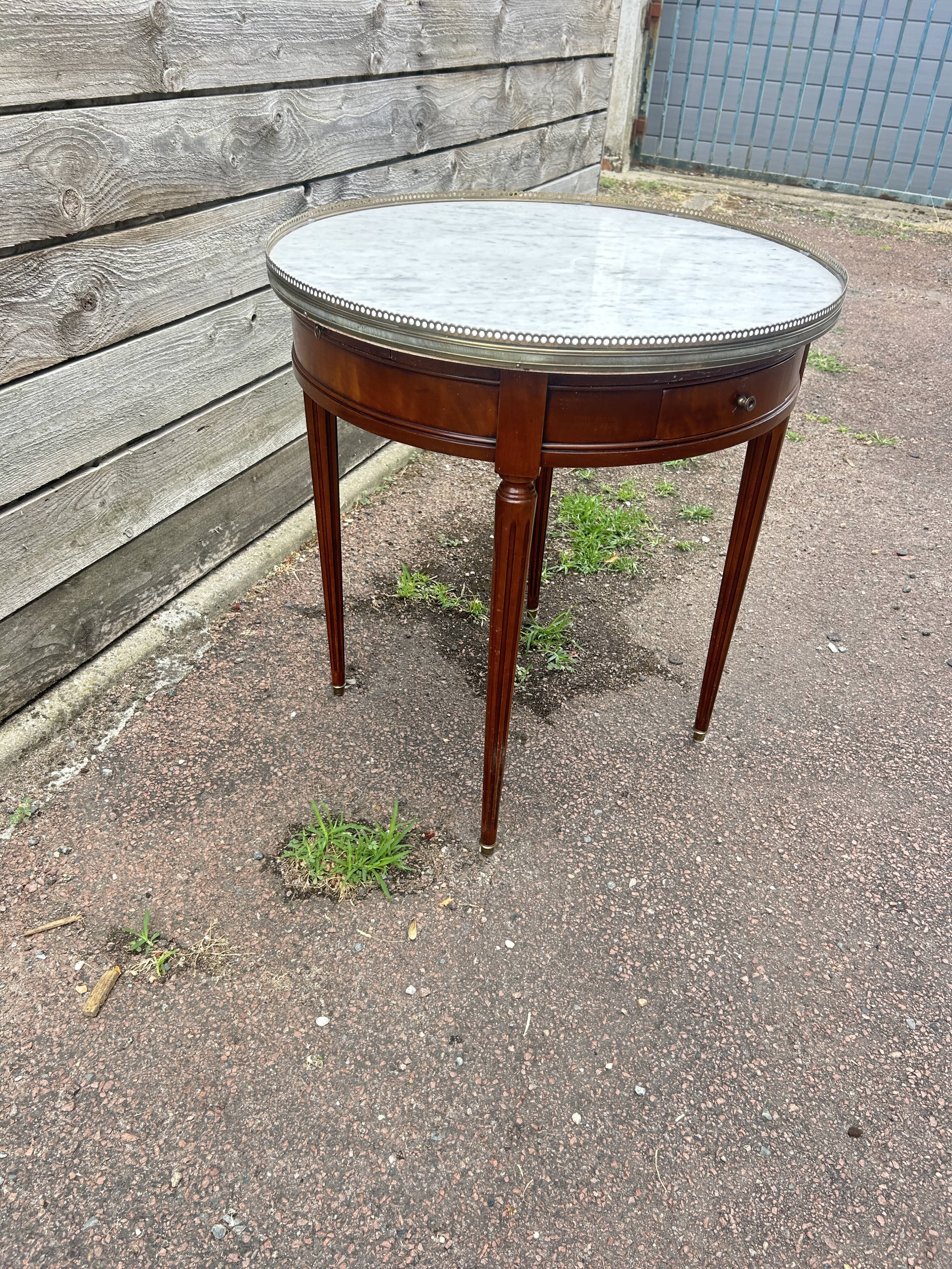 Bouillotte table in Louis XVI style