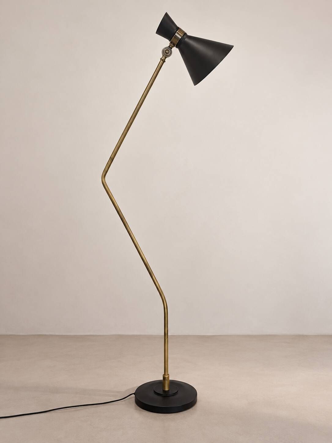 Diabolo floor lamp in metal