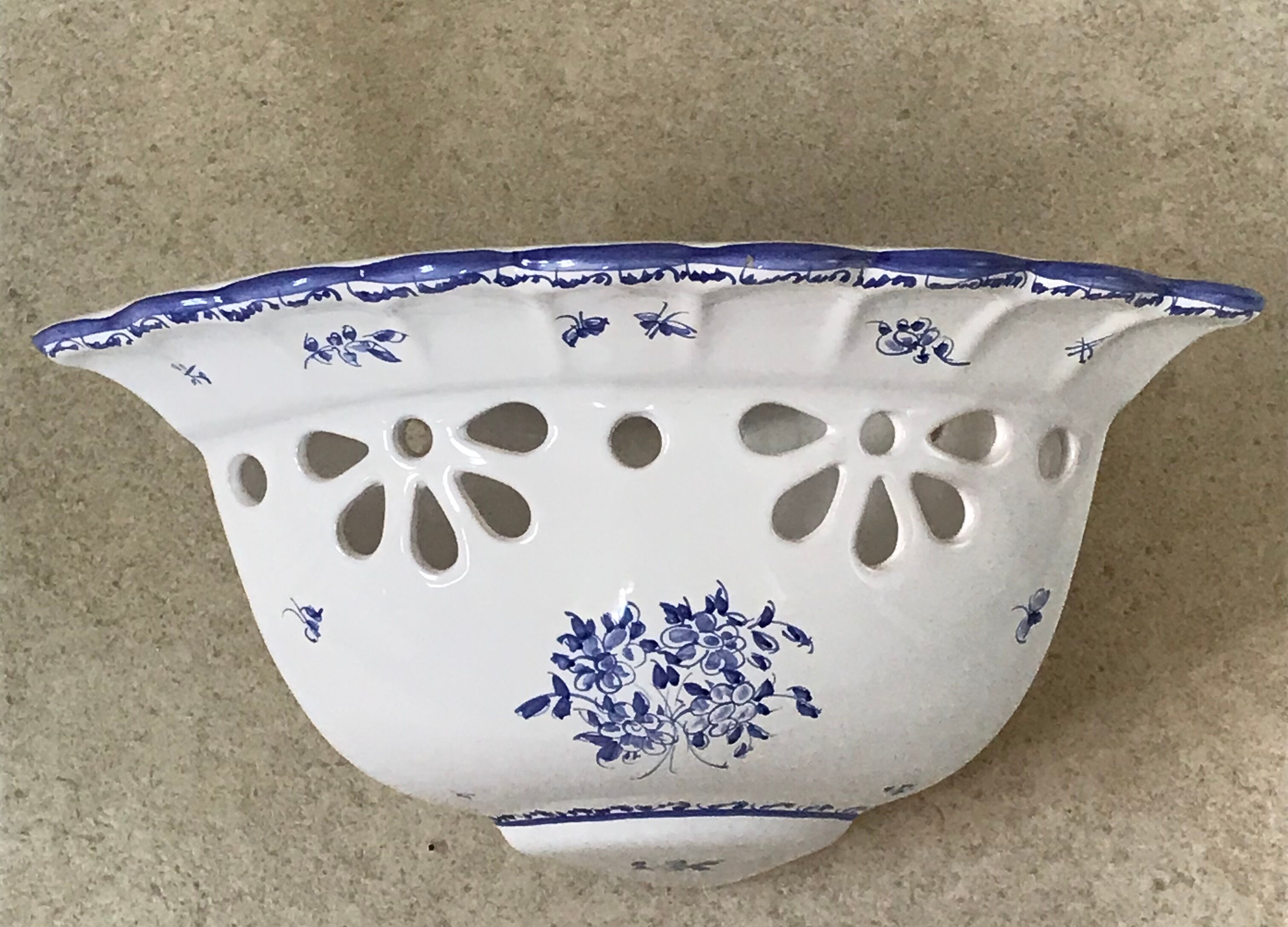 Moustiers ceramic angle sconce