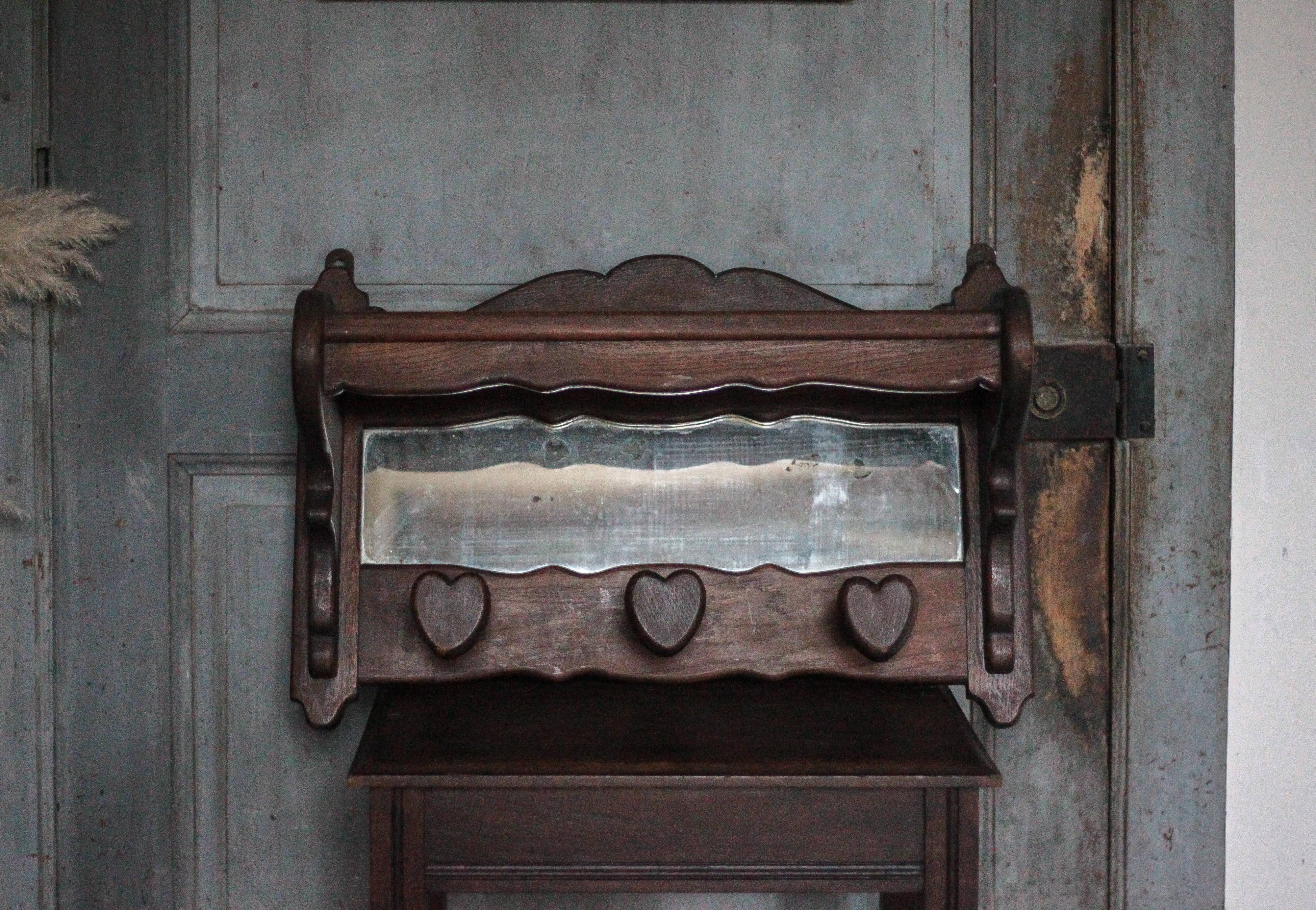 Solid wood coat rack with wall mirror, heart-shaped coat hooks