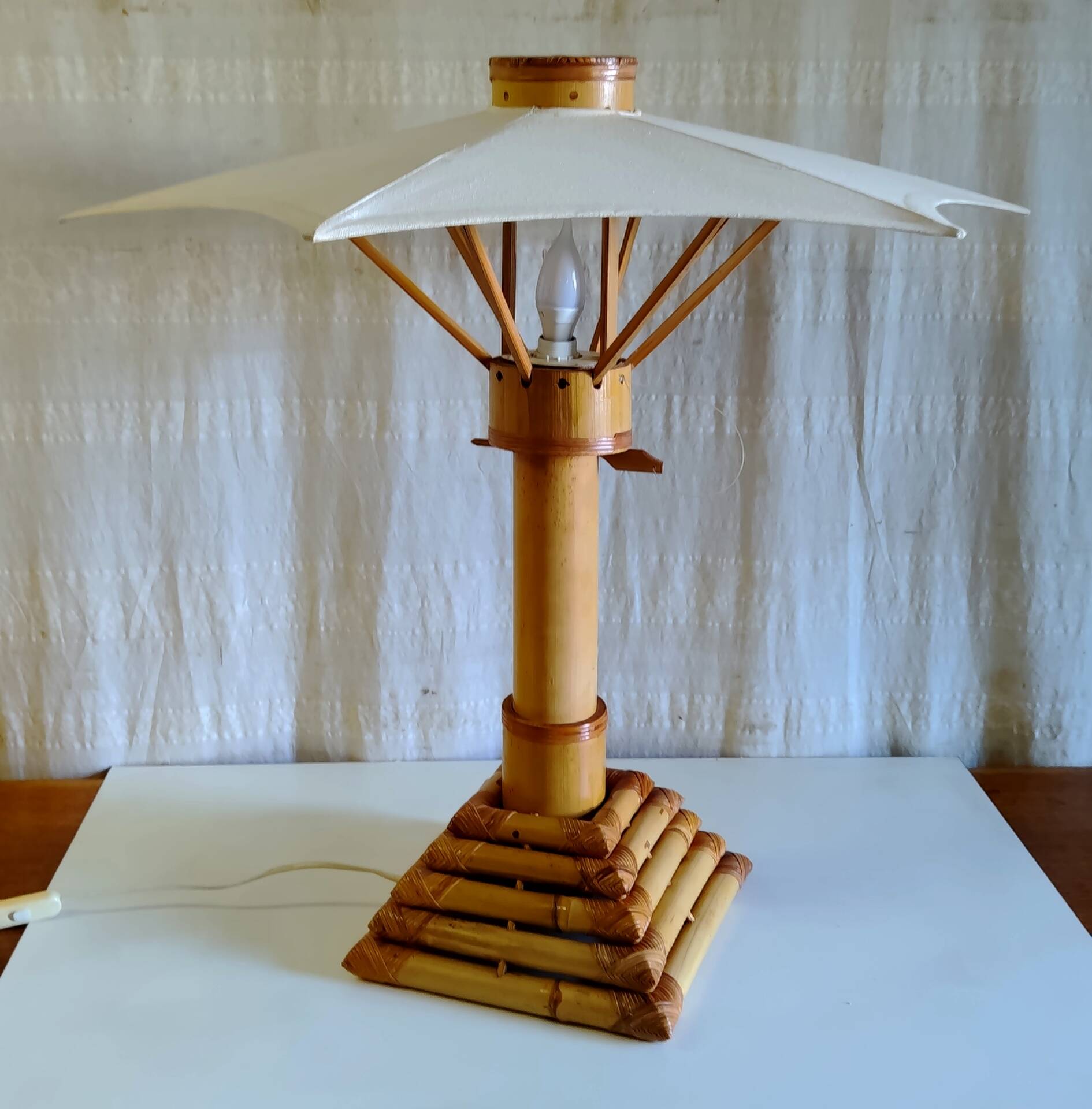 Lampe à poser en bambou, 70's