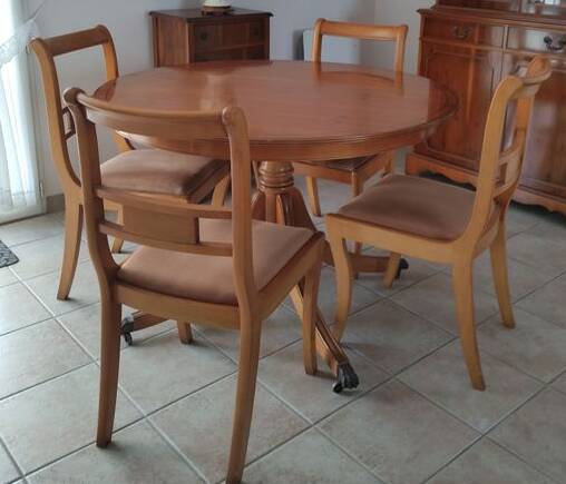 Maple & Co dining table from the early 1990s.