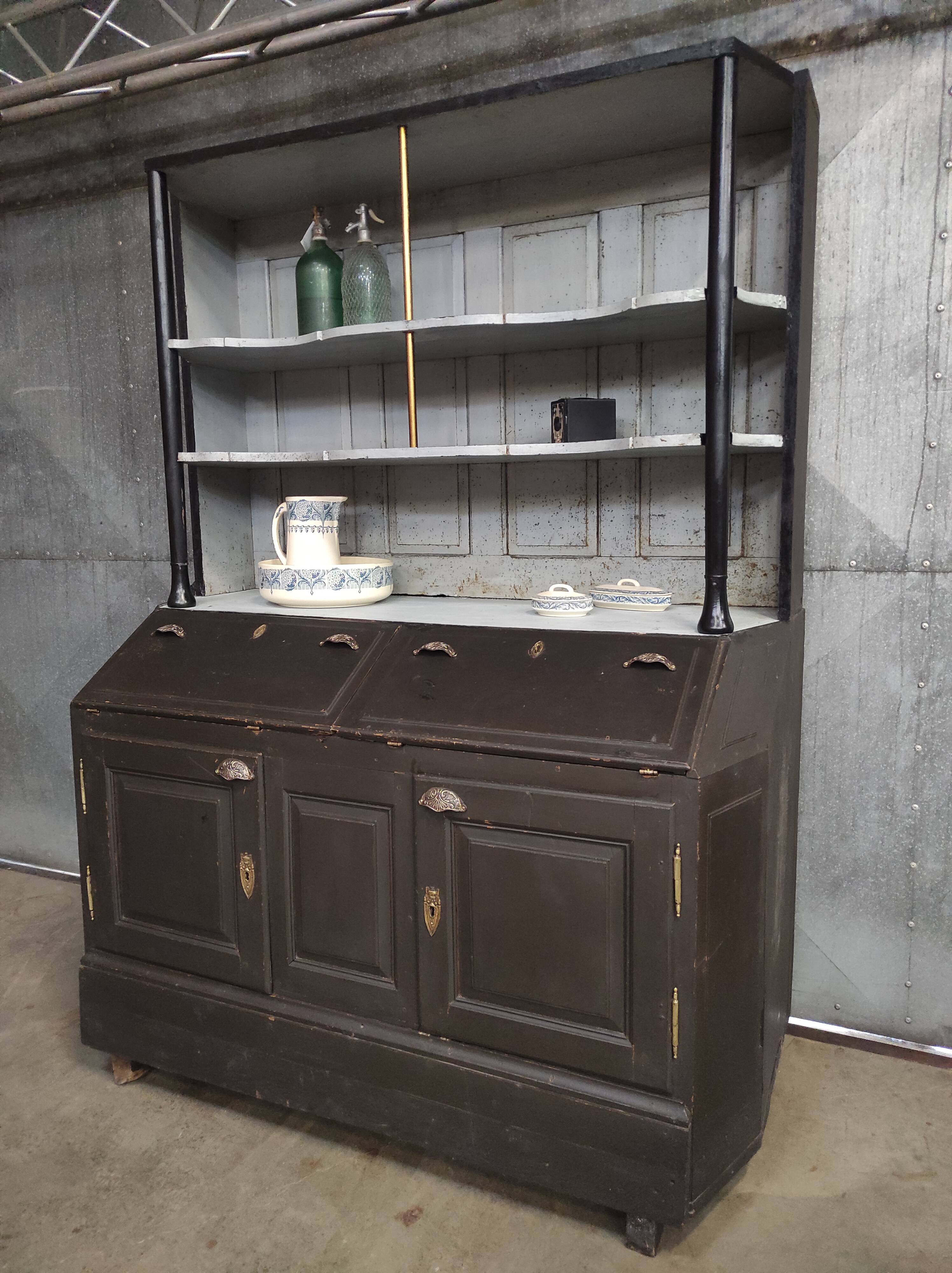 Buffet gris 1910 | Garde-manger ancien aux accents dorés