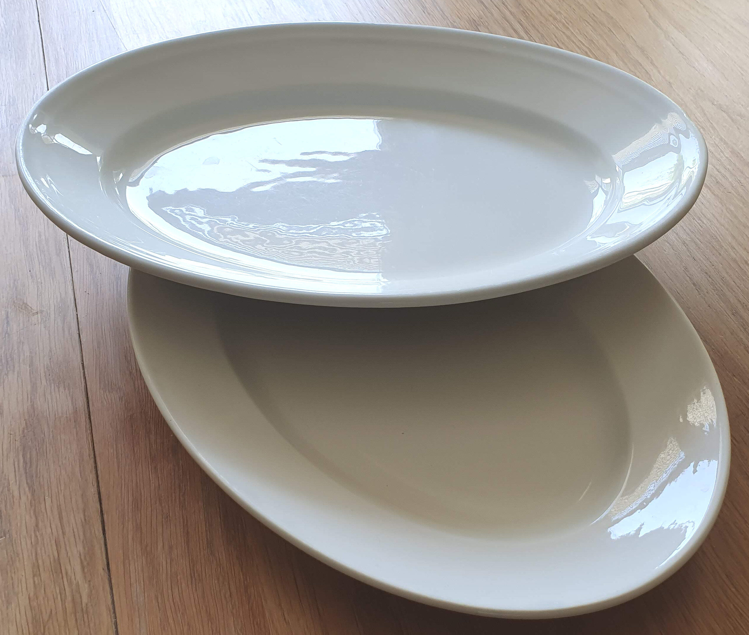 Serving dishes in fiance blanche