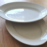Plats de service en fiance blanche