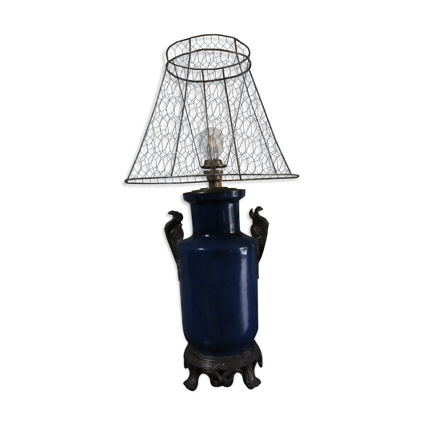 Table lamp