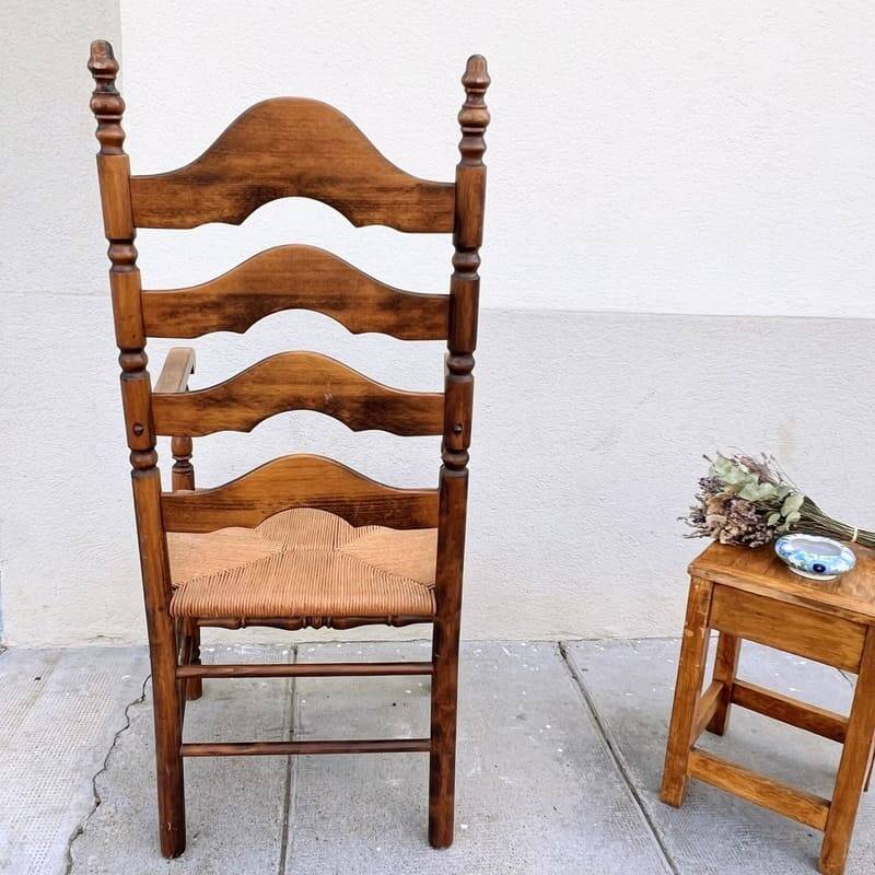 Oak mulched country armchair