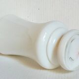 Vase en opaline sur pied début XXème