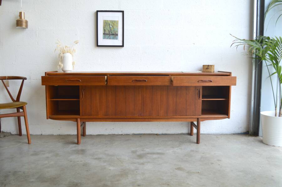 Enfilade danoise en teck par Sven Andersen