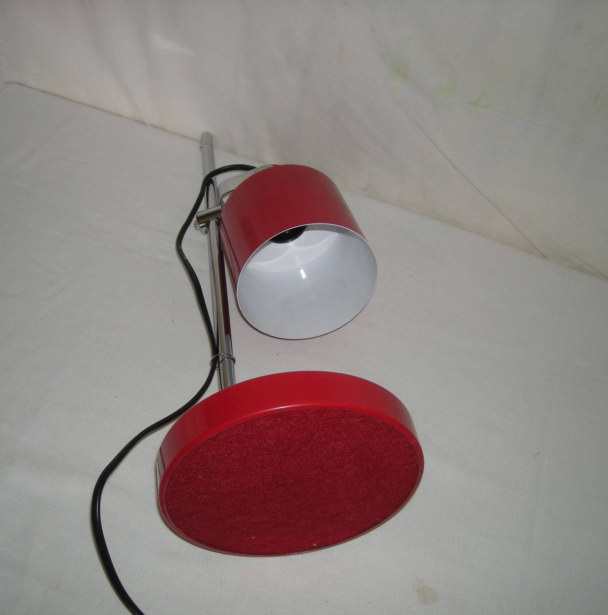 Sliding red desk lamp from the 1970s.