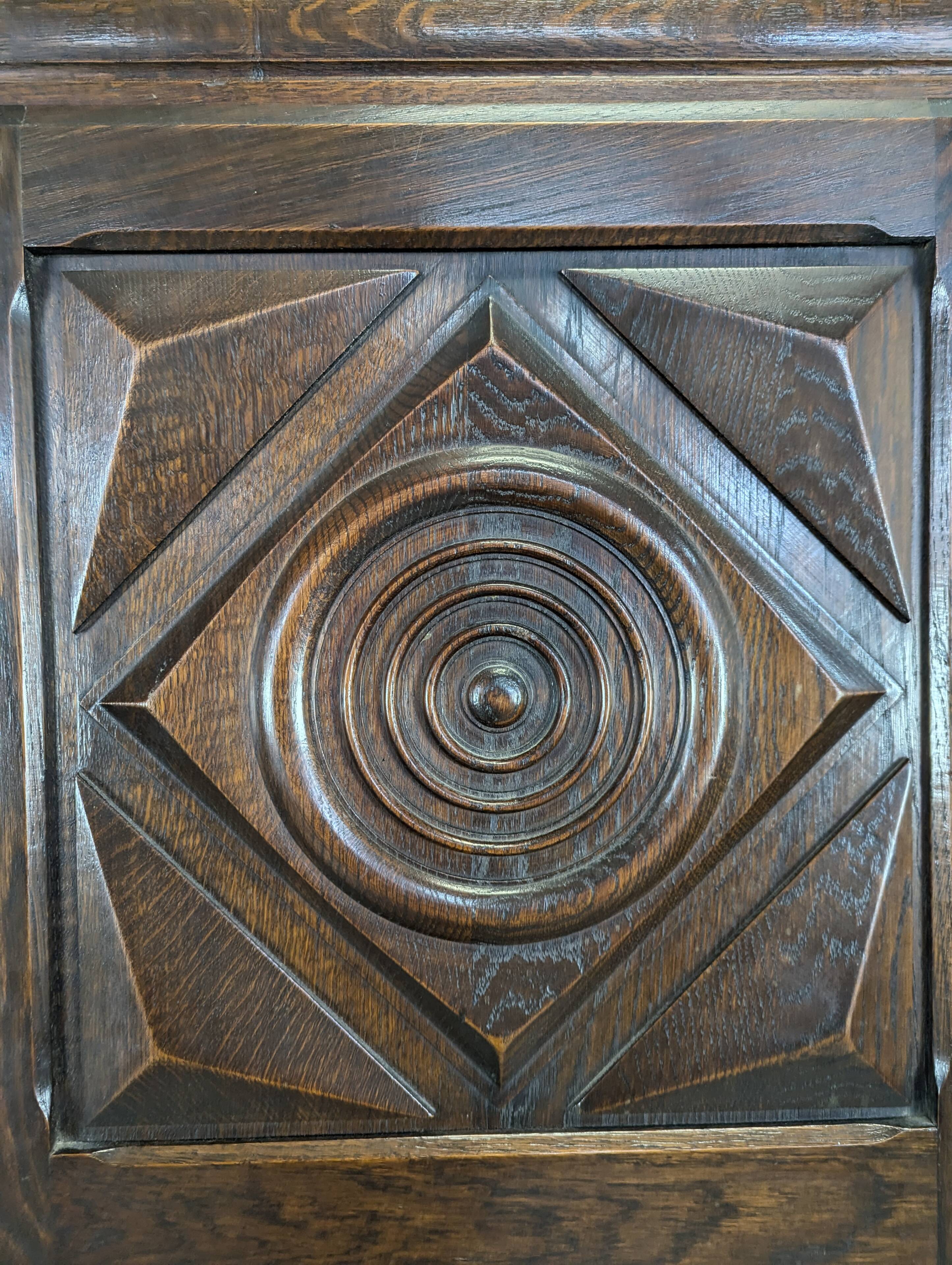 Brutalist bonnetière in the spirit of Dudouyt.