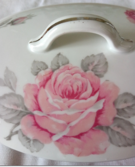 Signed CB France Delicate vegetable with floral motif 'Les Roses '