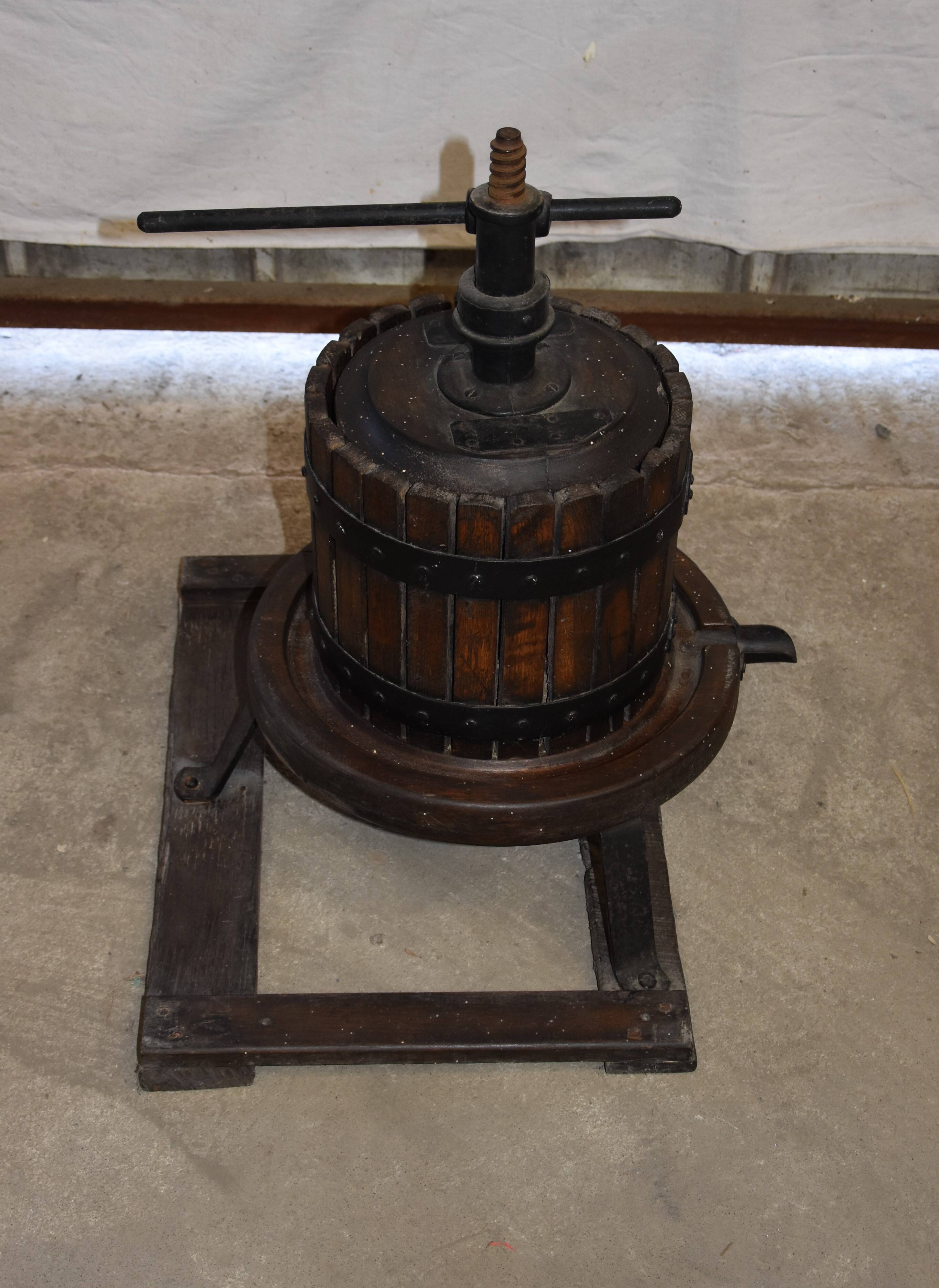 Ancien petit pressoir raynaud