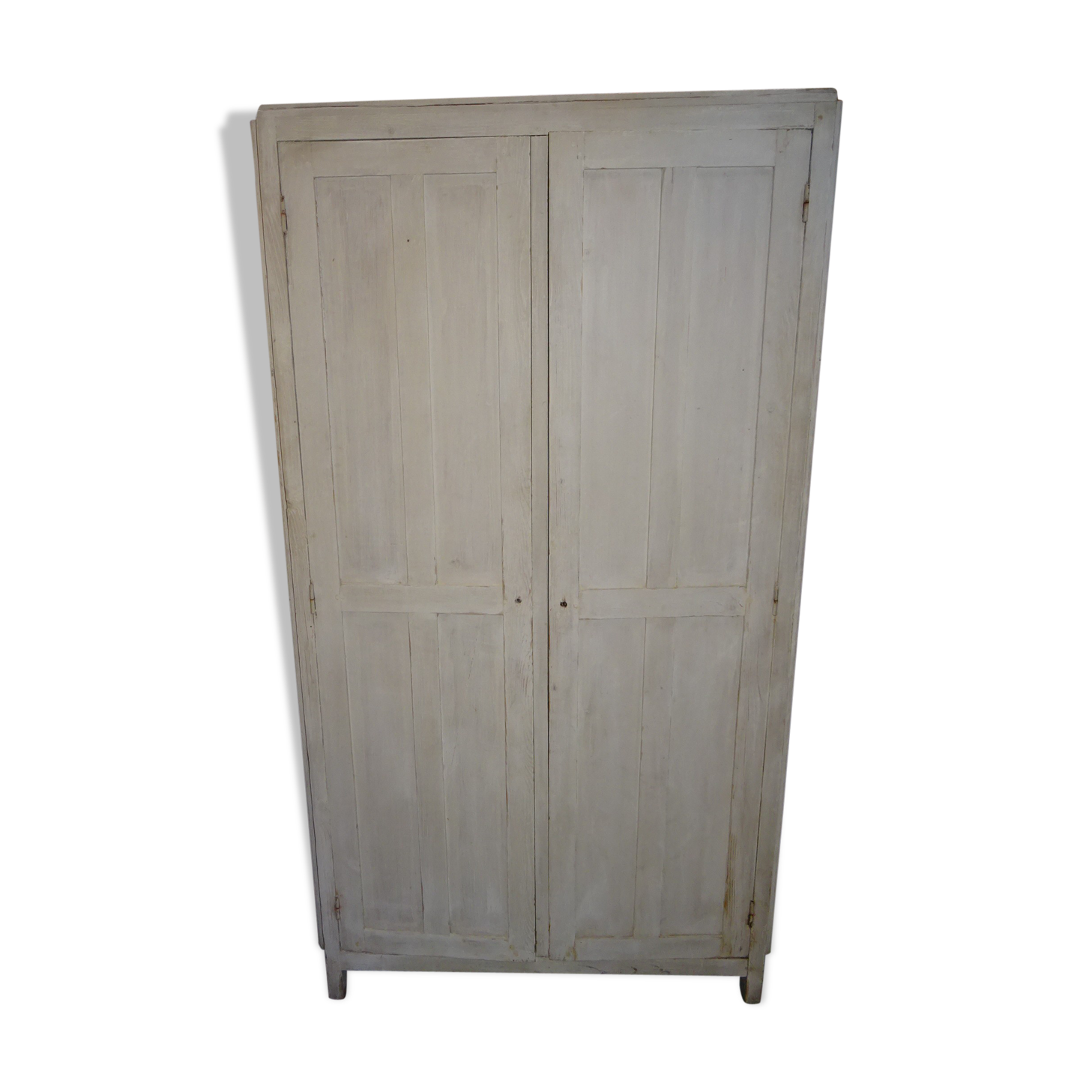Armoire parisienne blanche