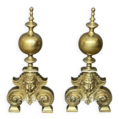 Décorations de cheminée de style Renaissance. Bronze massif.