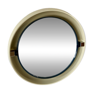 round mirror