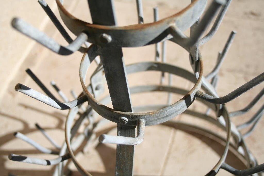 Door bottle hedgehog in zinc (former rack)