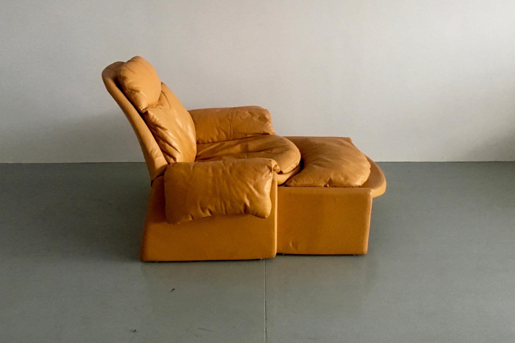 Set of 2 chairs P60 with ottoman by Vittorio Introini for Saporiti 1960