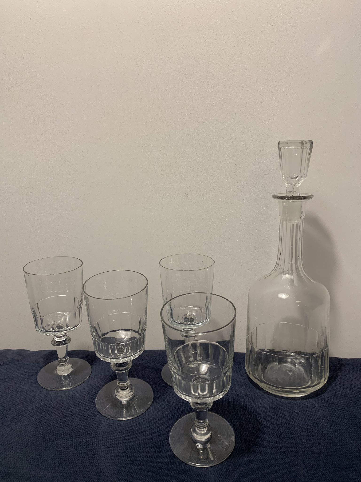 Set of 4 glasses and 1 carafe model Mirabeau early twentieth century