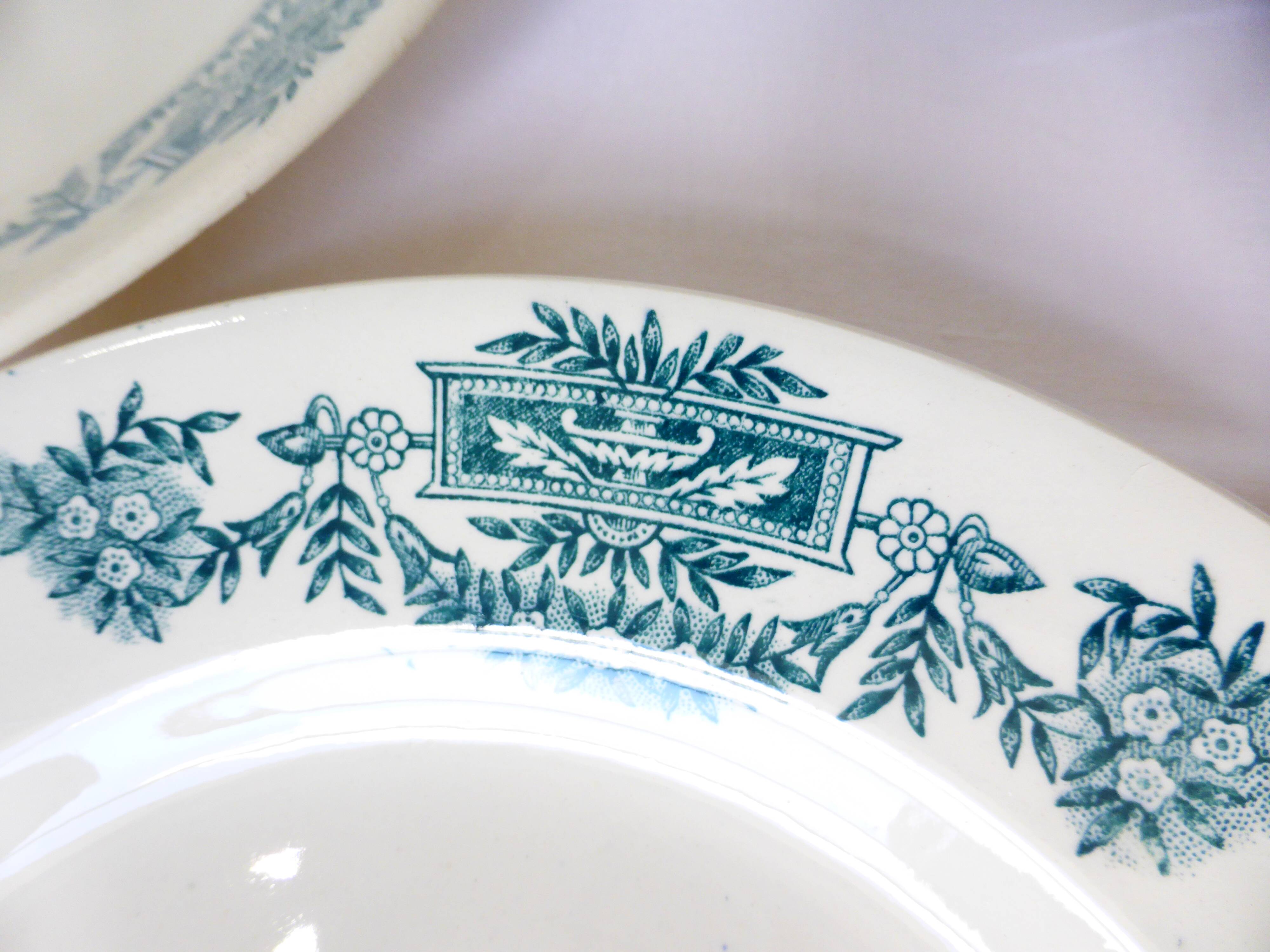 3 Longchamp Lutèce pattern dinner plates 220612