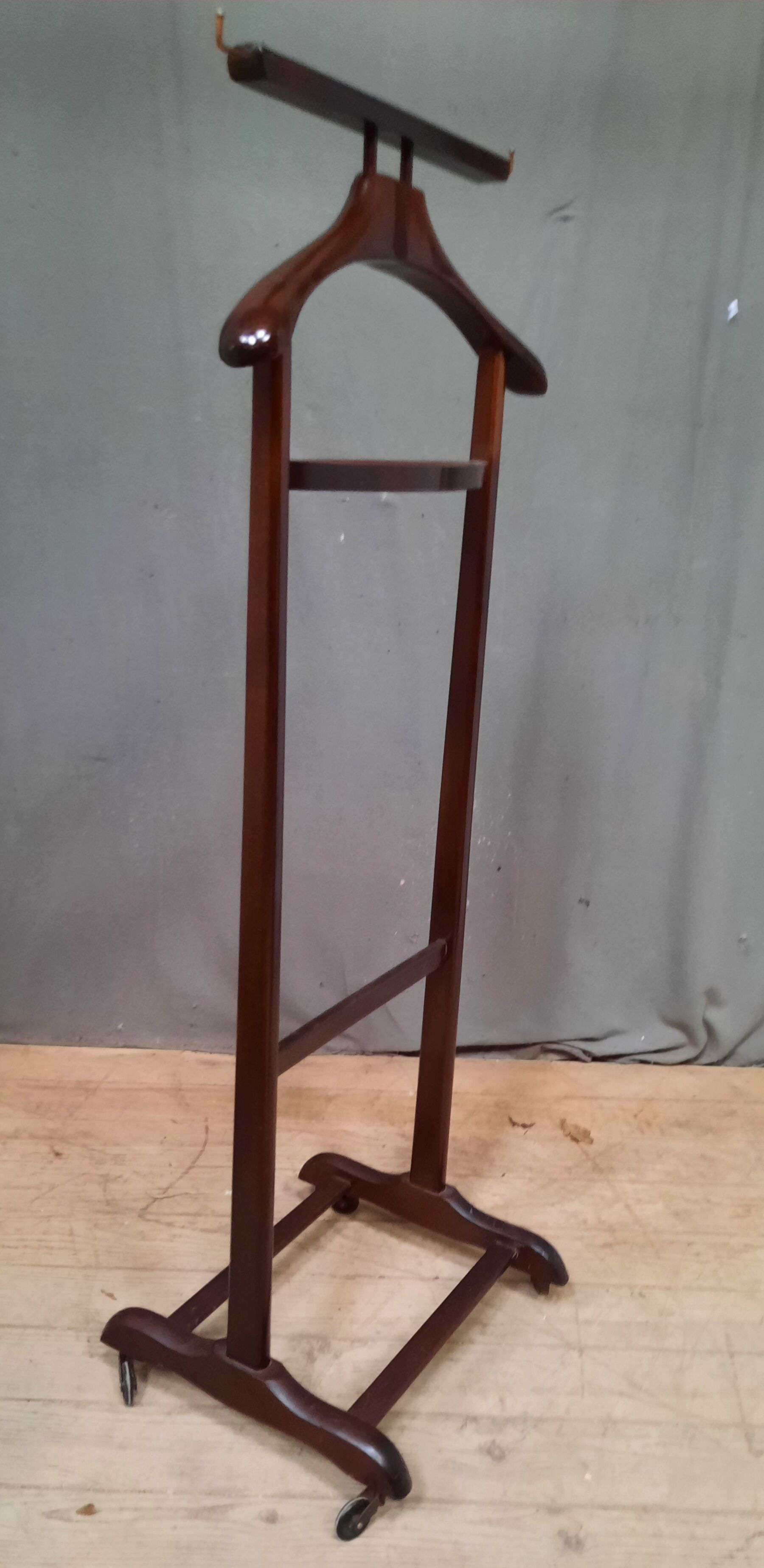 Varnished wooden valet