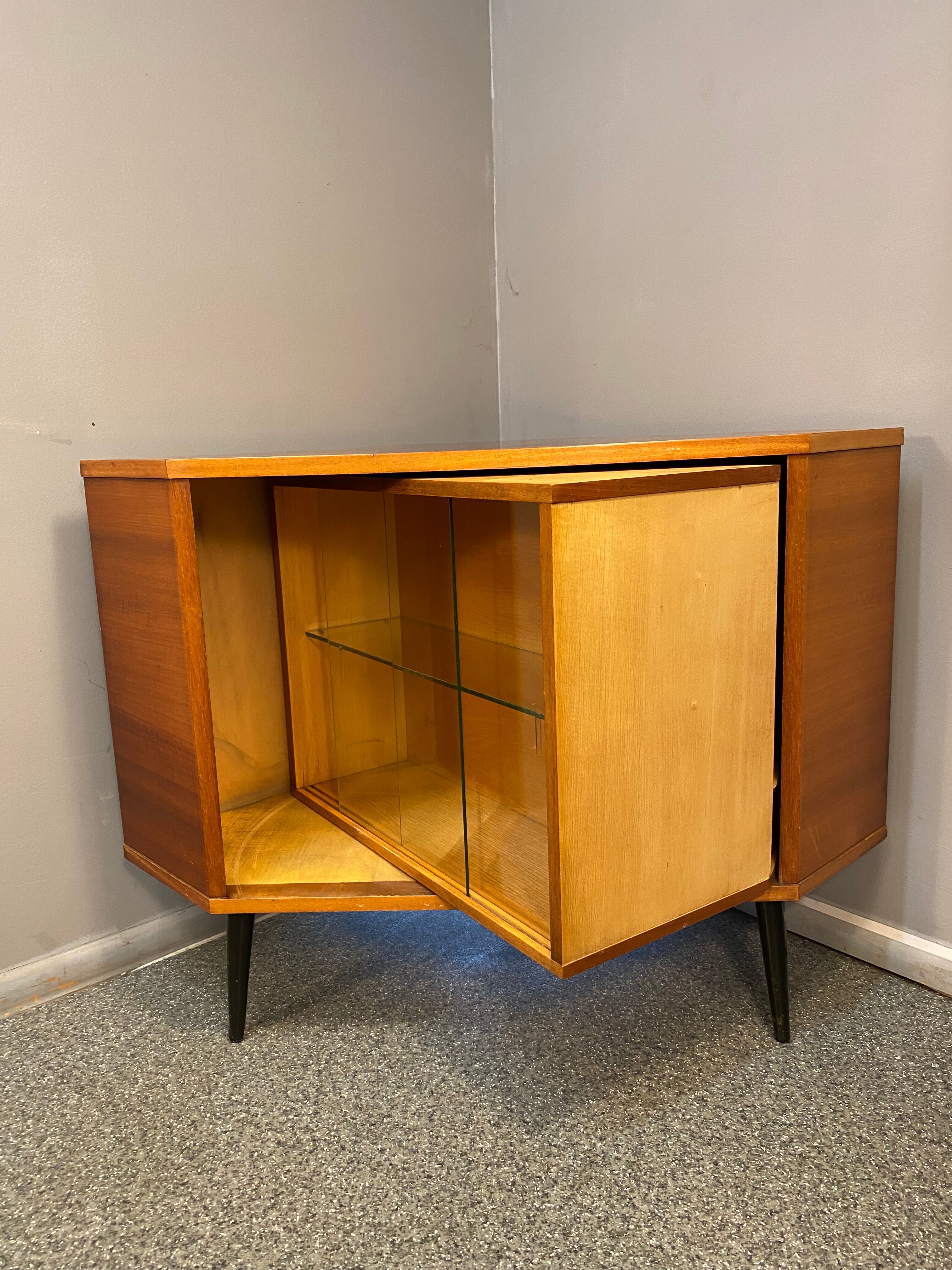 Swivel Corner Bar 60