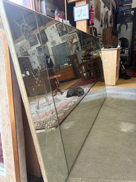 Antique XXL wall mirror (200 x 100 cm) with refined floral engravings