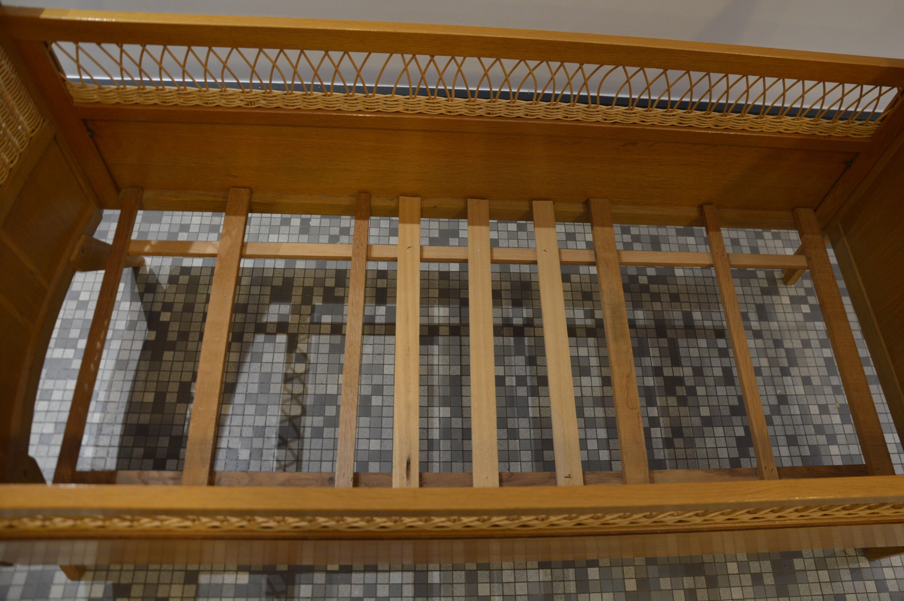 Child's bed in rattan of the years 50