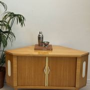 Cabinet de bar vintage « speakeasy »