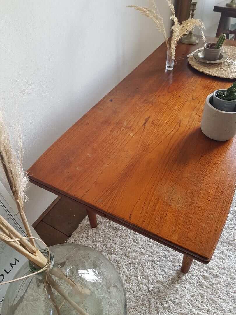 Scandinavian coffee table circa 1960 - by F. Ohlsson in teak (model Sesam, brand Tingstrom)