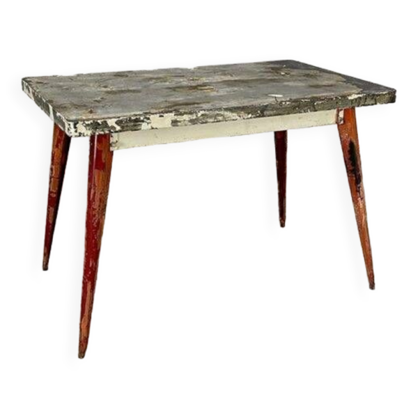 Table Tolix T55 par Xavier Pauchard