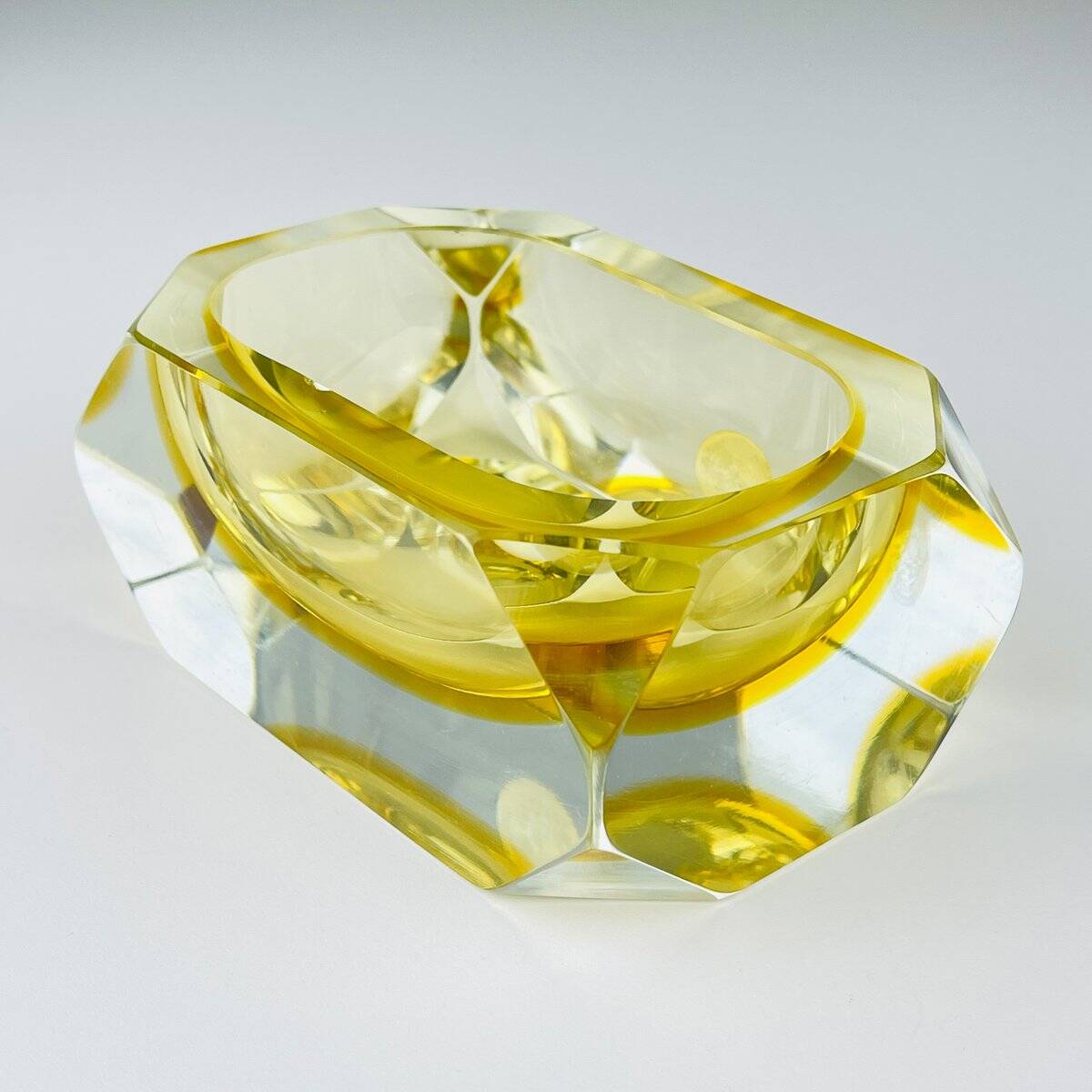 Original yellow Murano glass ashtray by Bucella Cristalli Murano, 1970s.