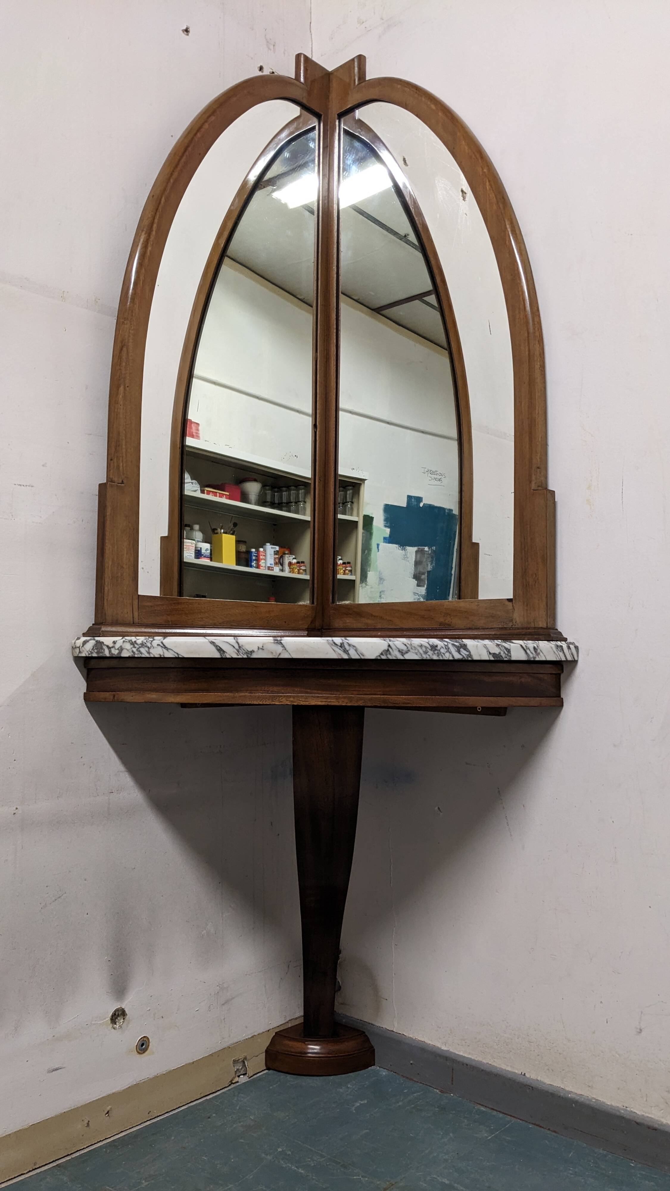 Console d'angle et son double miroir Art déco en noyer, France vers 1920