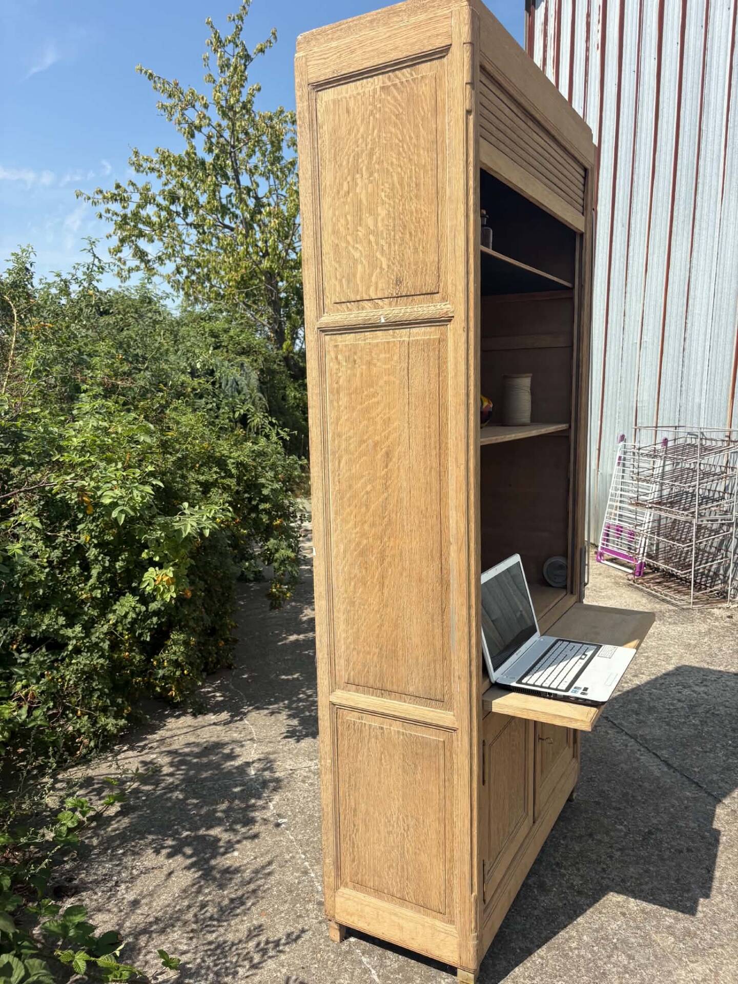 Shuttered oak furniture – Vintage & authentic