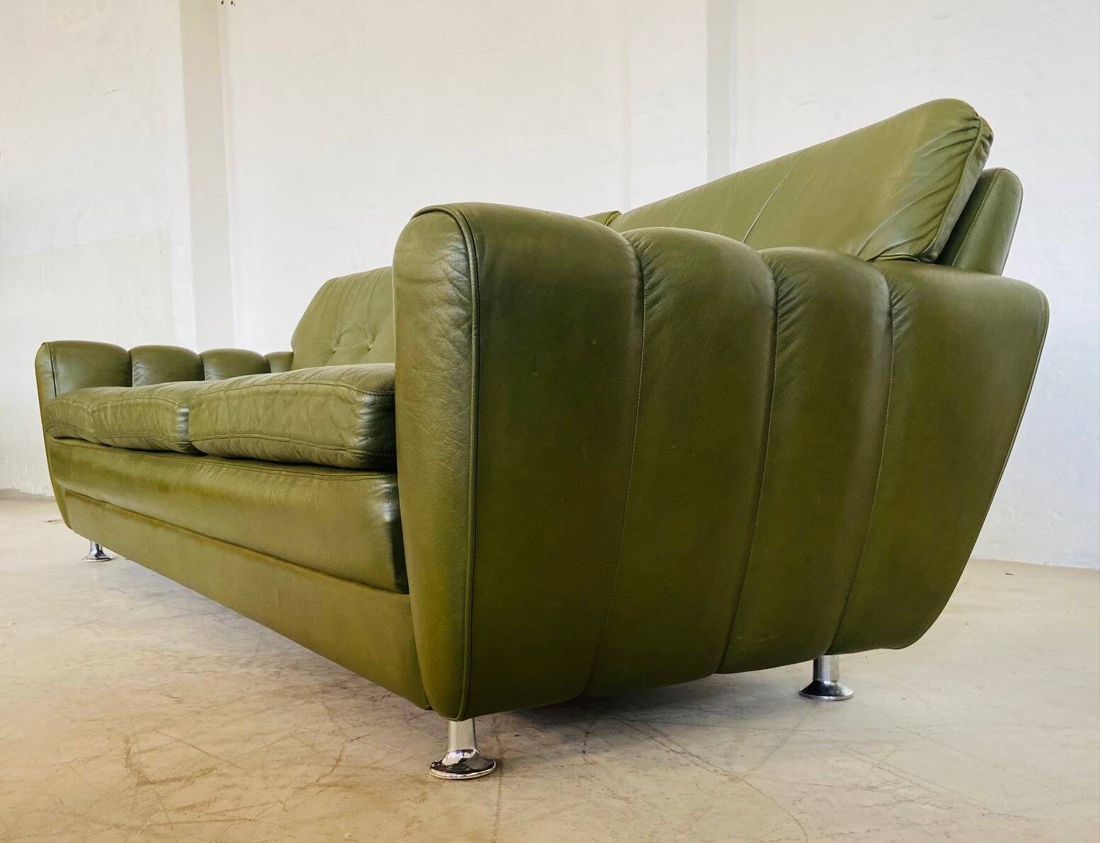 Vintage danish 3 person svend skipper lounge sofa in olive green leather