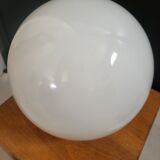Opaque opaline globe