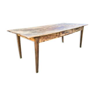 Farm table