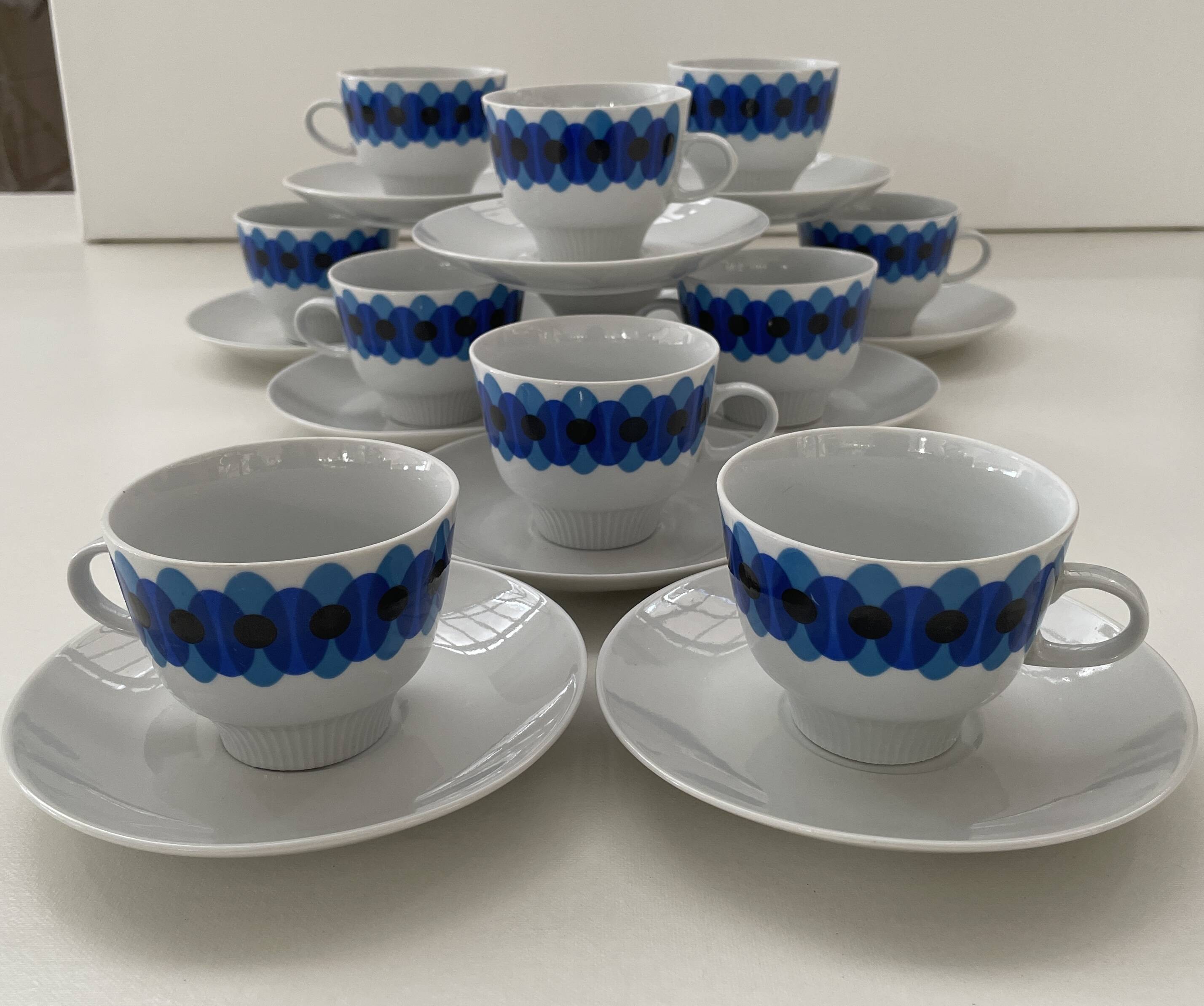Service of 11 Coffee Cups and Saucers - 70s Design - White and Blue Porcelain